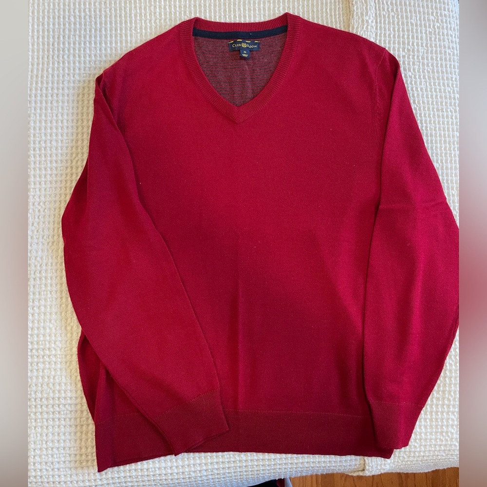 Club Room — Merino wool V neck sweater